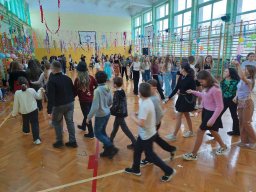 Rok szkolny 2022-2023 - 31- Zabawa karnawaêowa